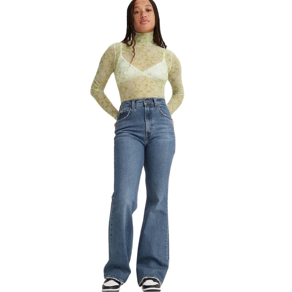 Levi's® Premium 70'S HIGH RISE FLARE WOMEN'S JEANS in Sonoma Step - Picture 3 of 3